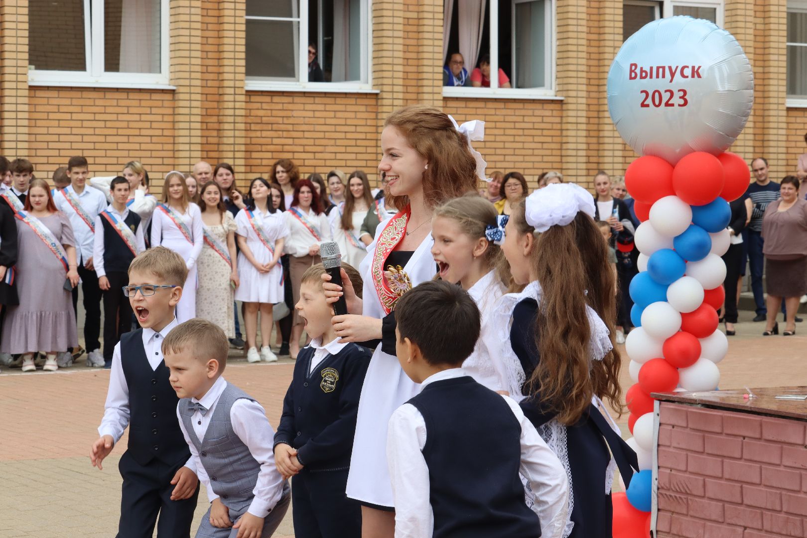 Серебряные Пруды, последний звонок, СОШ Чуйкова