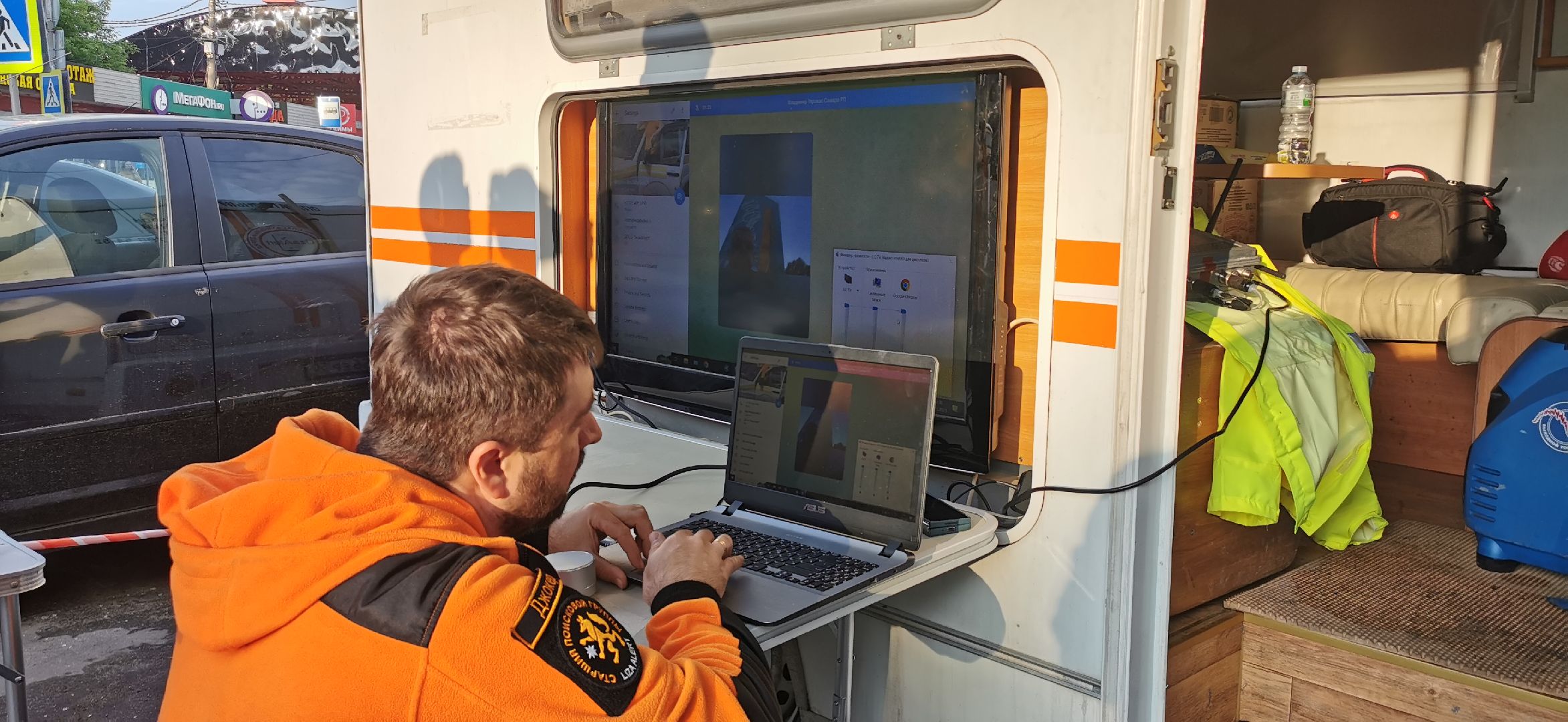 поисковики, волонтёры, граффити,