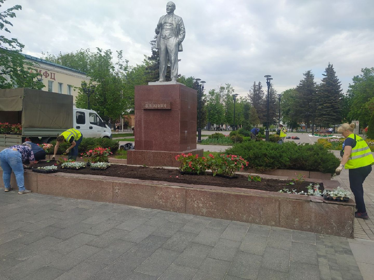 клумбы