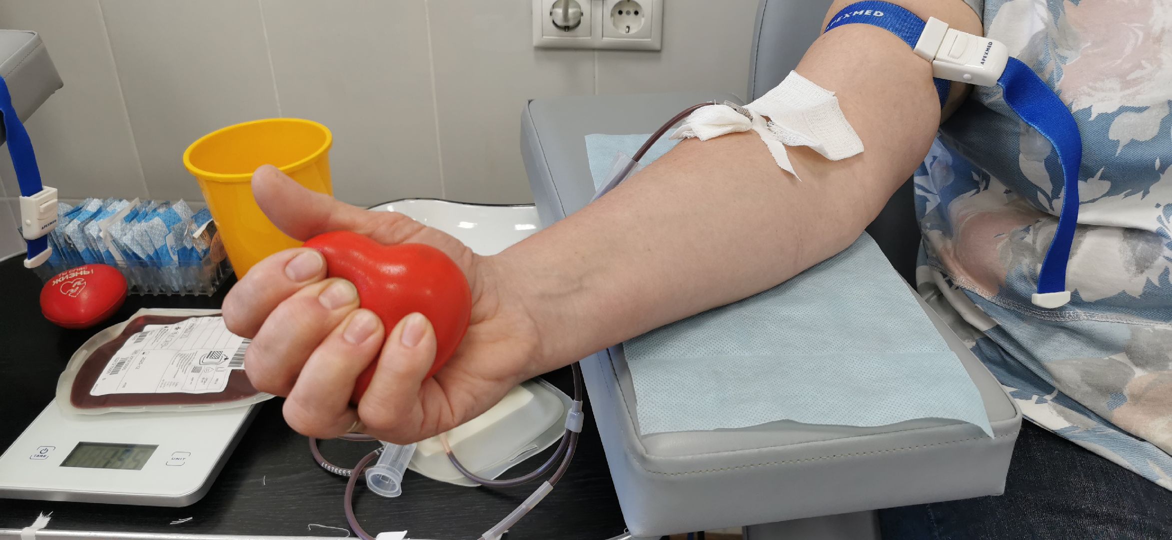 помощь людям