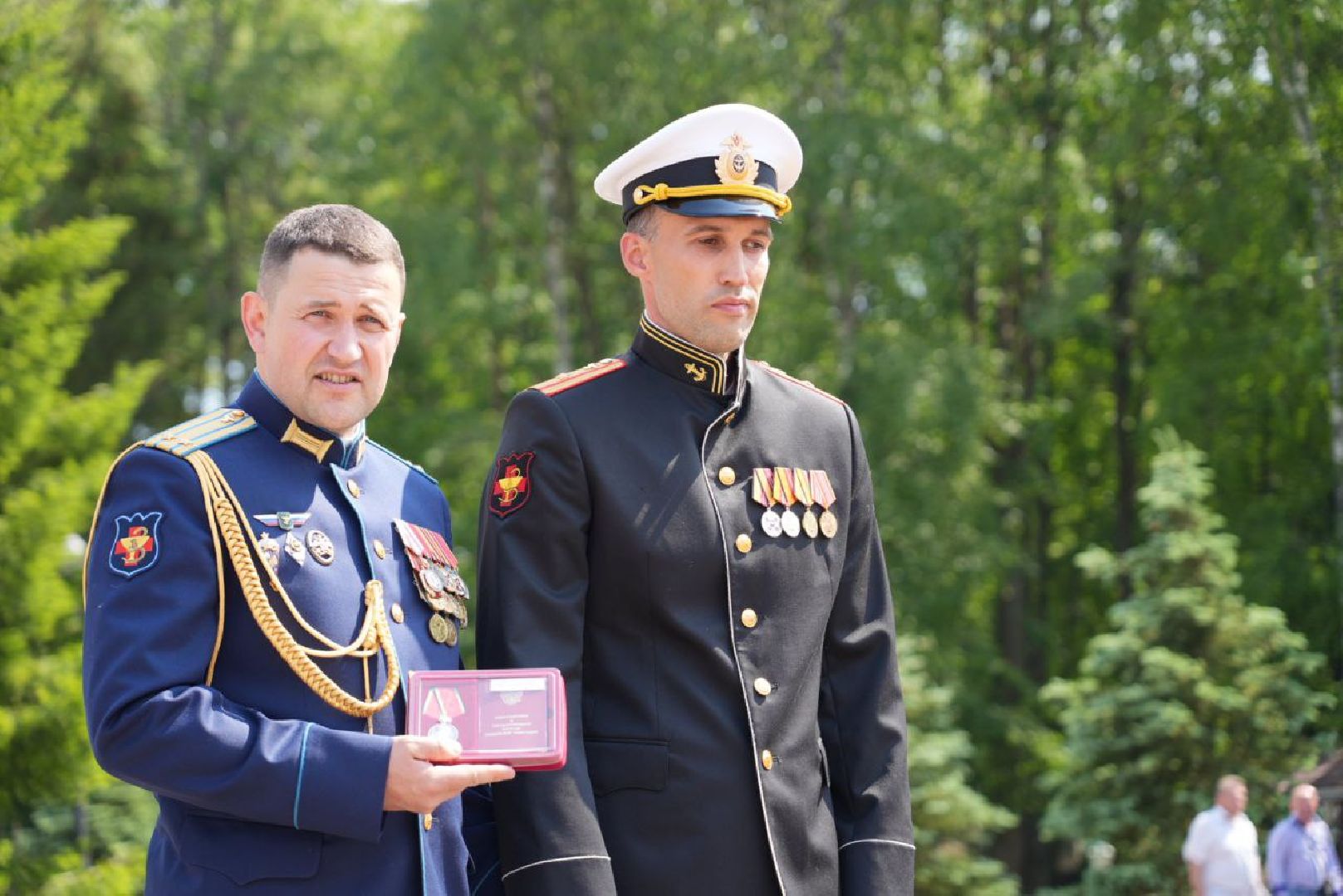 Медики