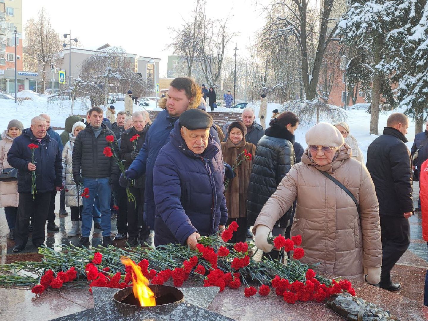возложение цветов