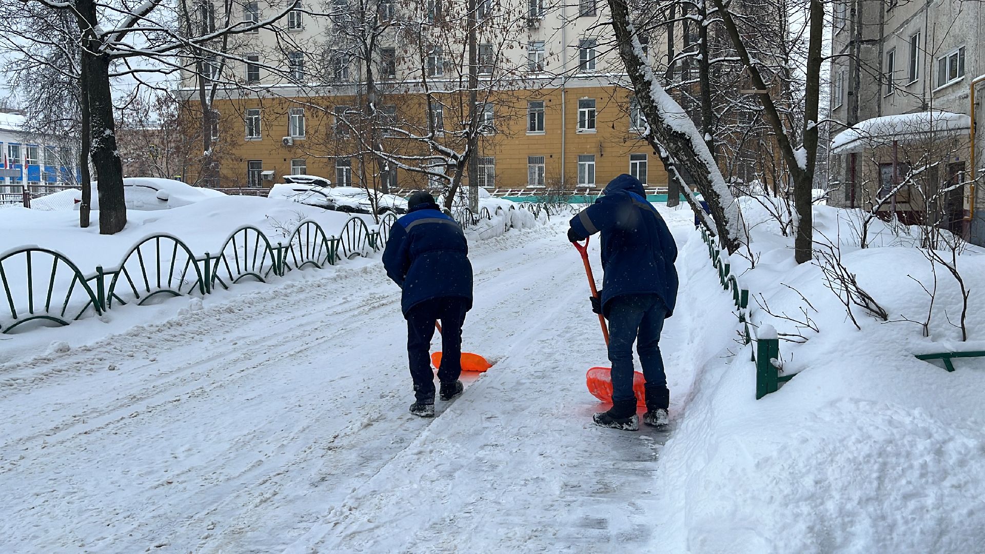 Уборка снега
