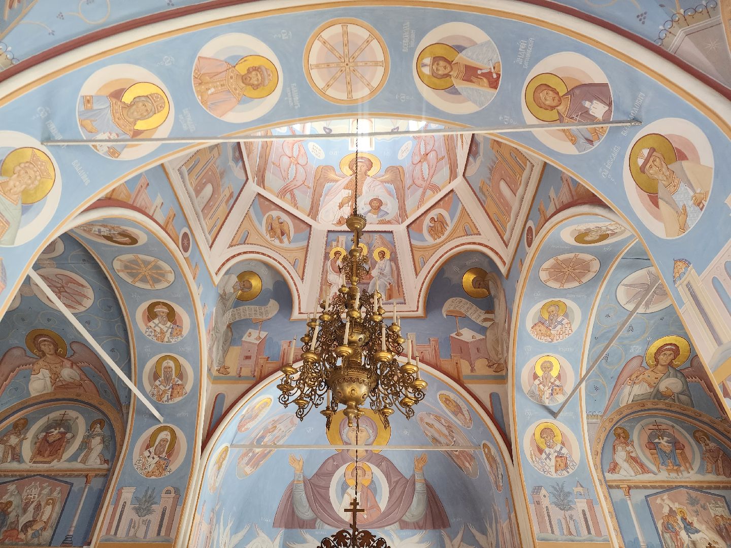 храм