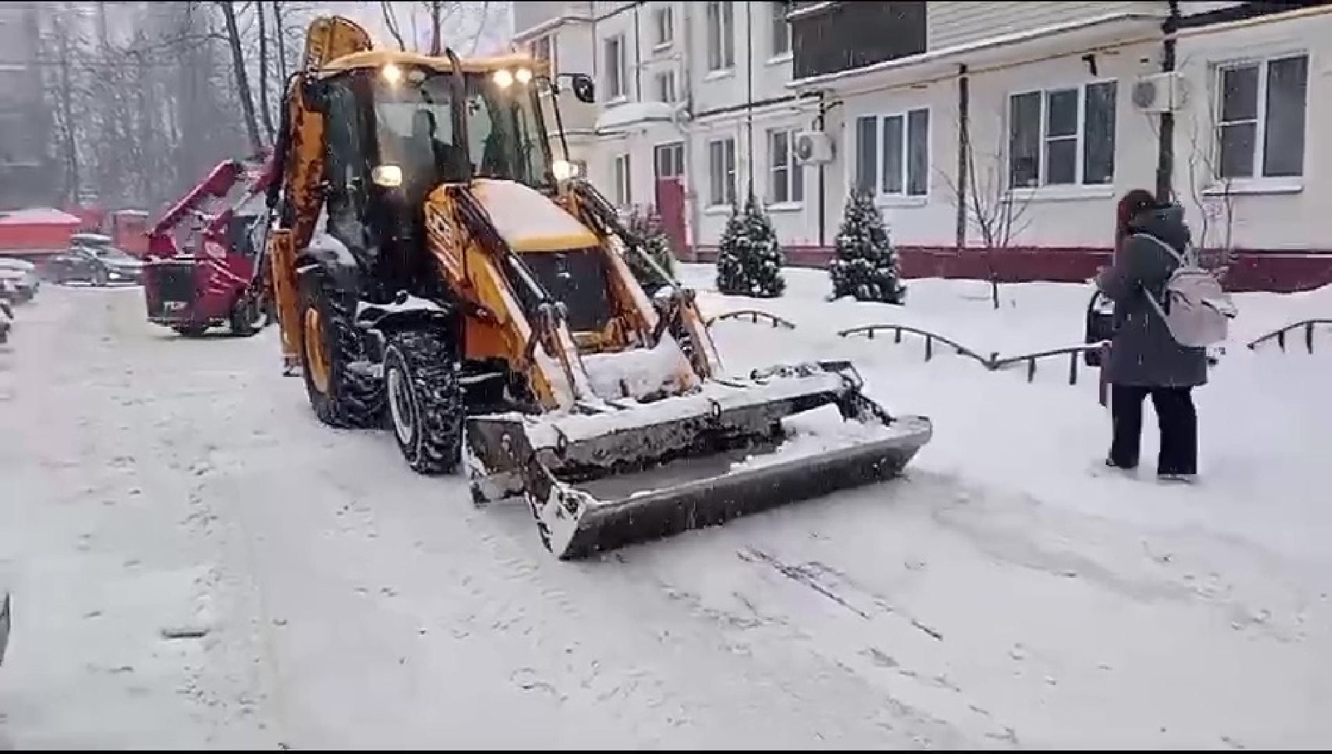 Двор