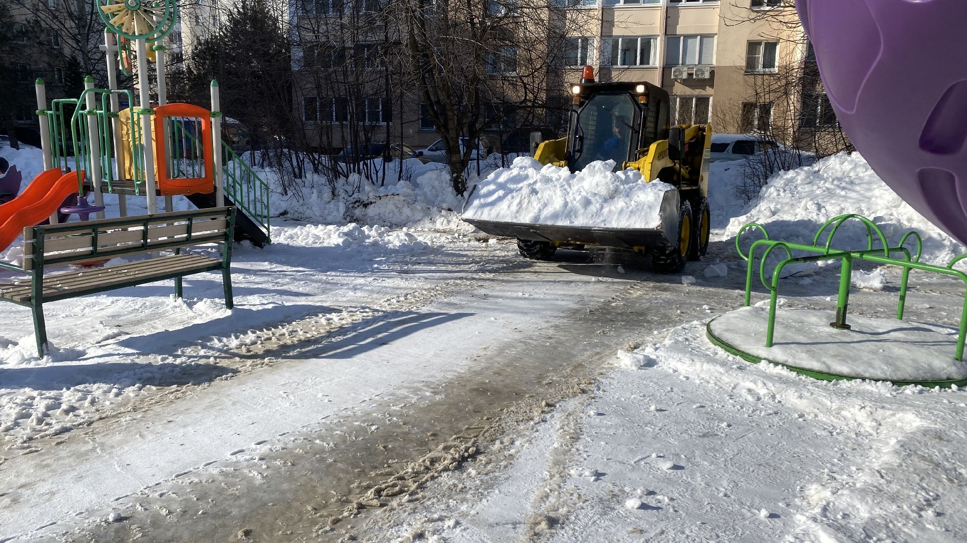 Двор