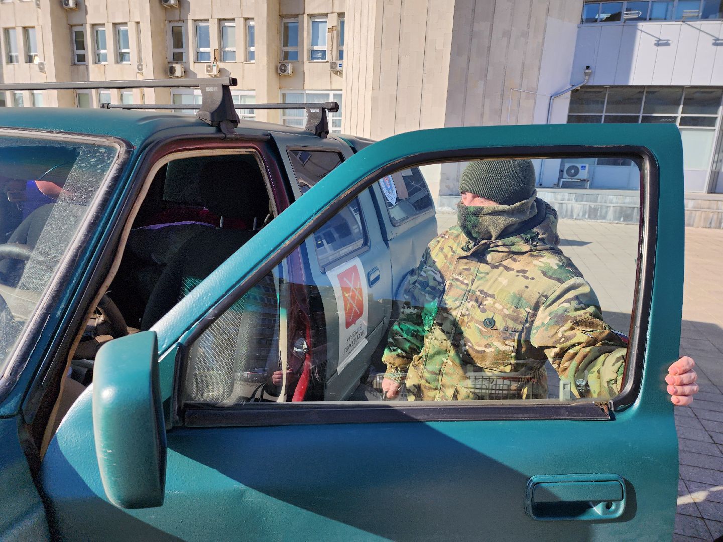 СВОих не бросаем