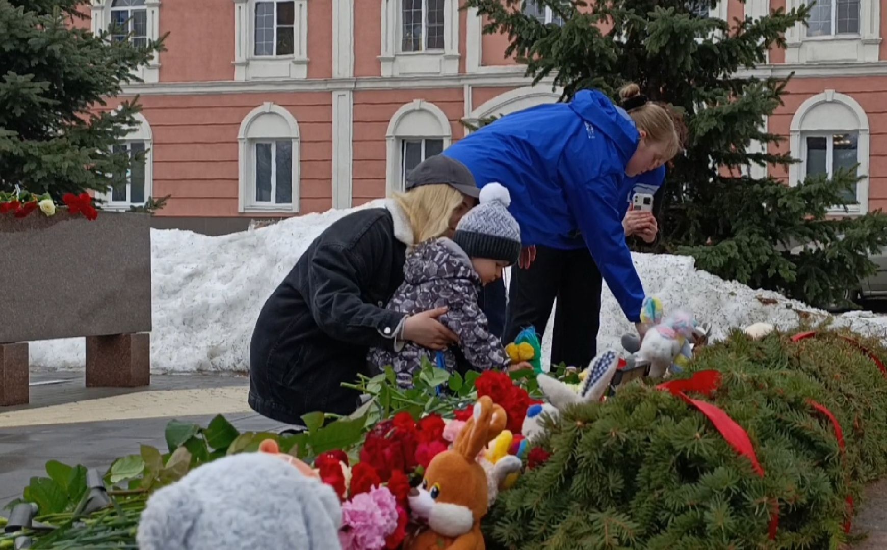 возложение цветов