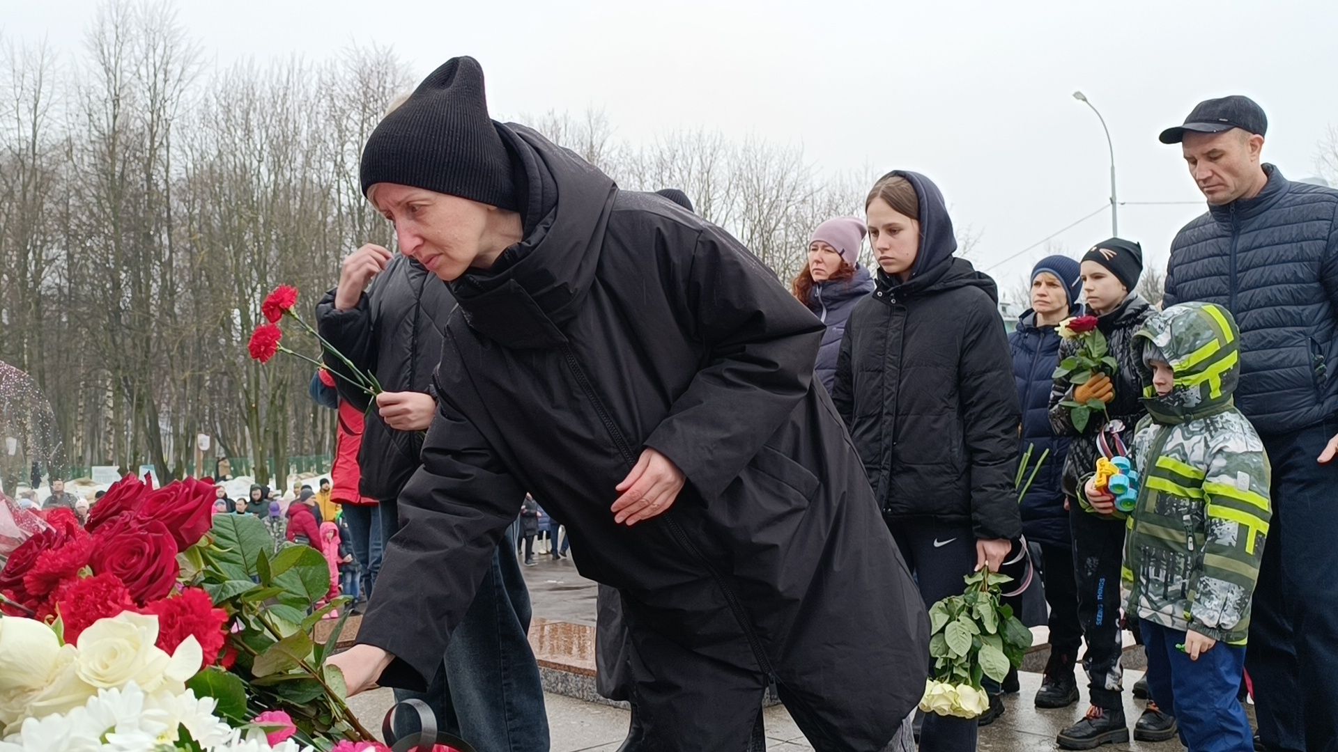 возложение цветов