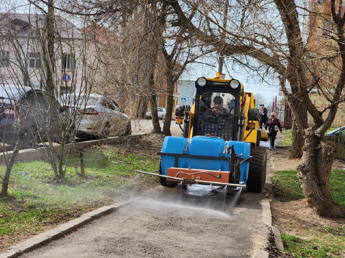 Двор