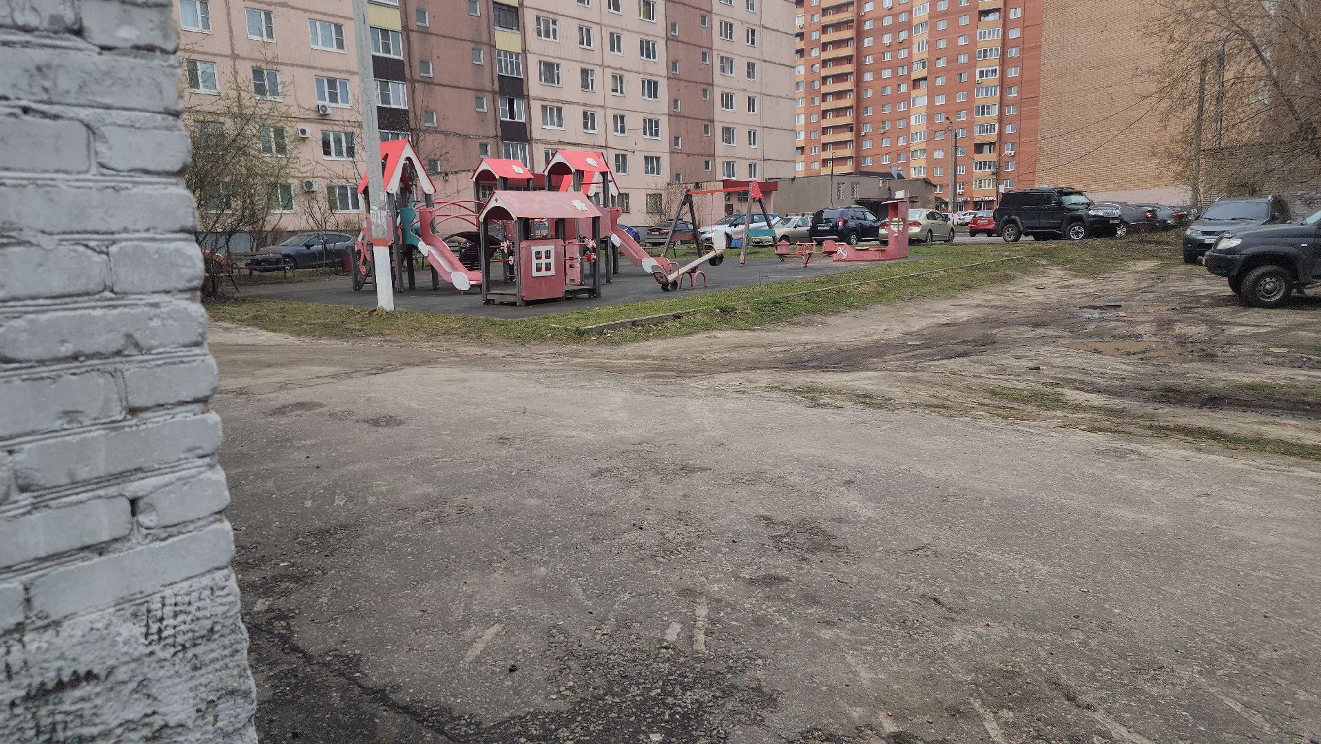 Двор