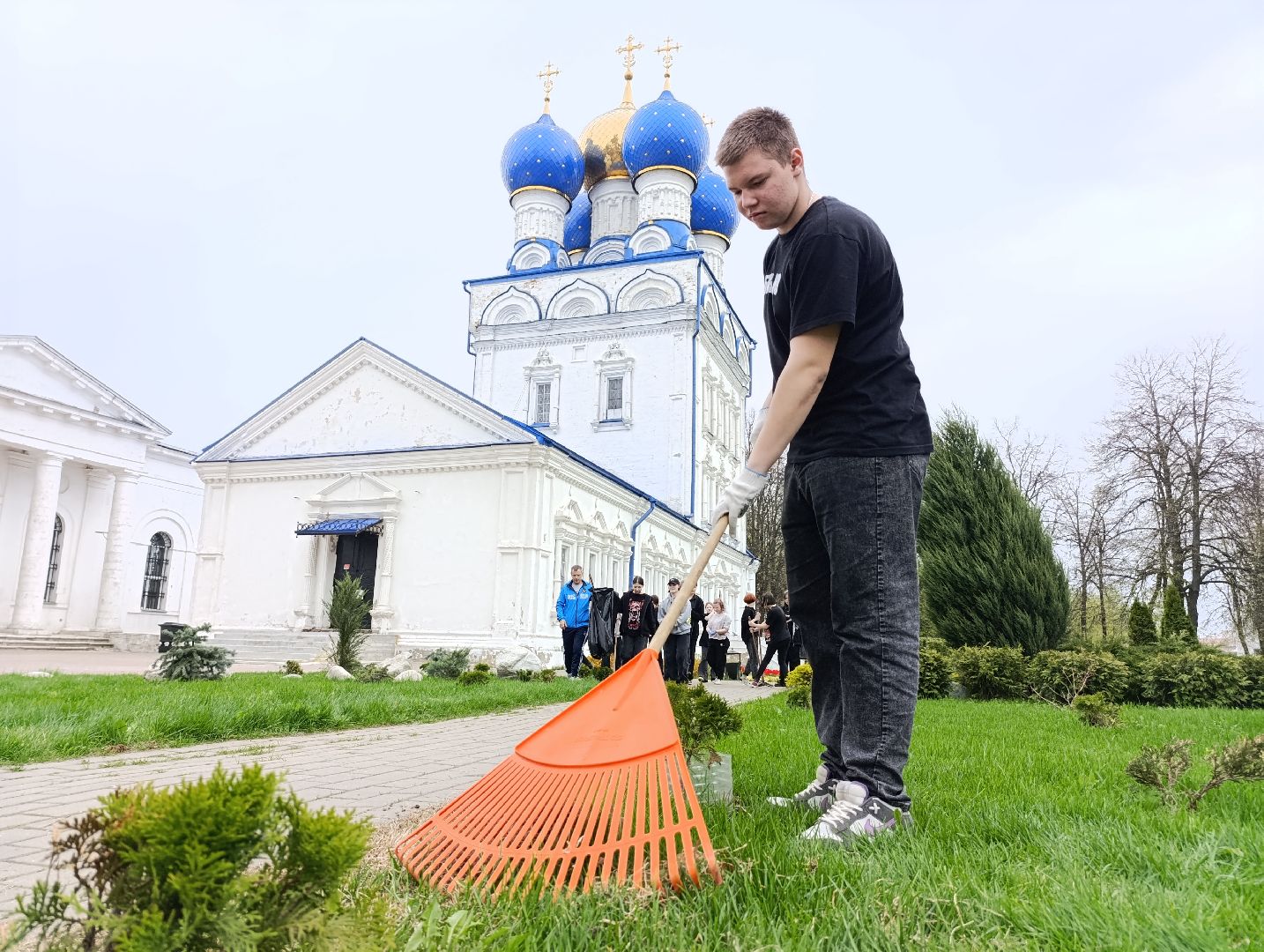 храм