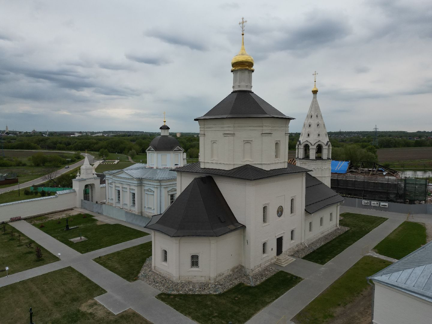 монастырь