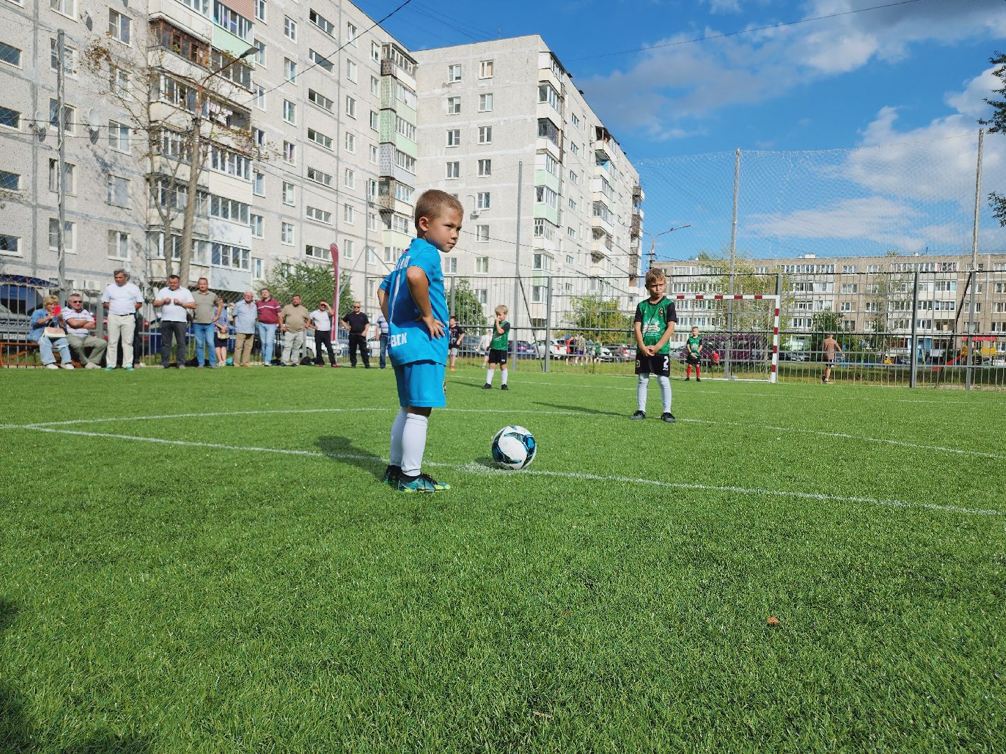 спортивная площадка