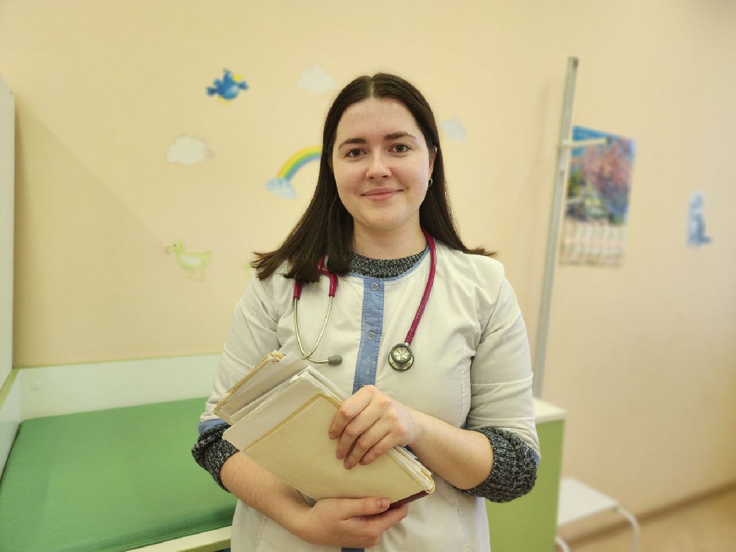 врач