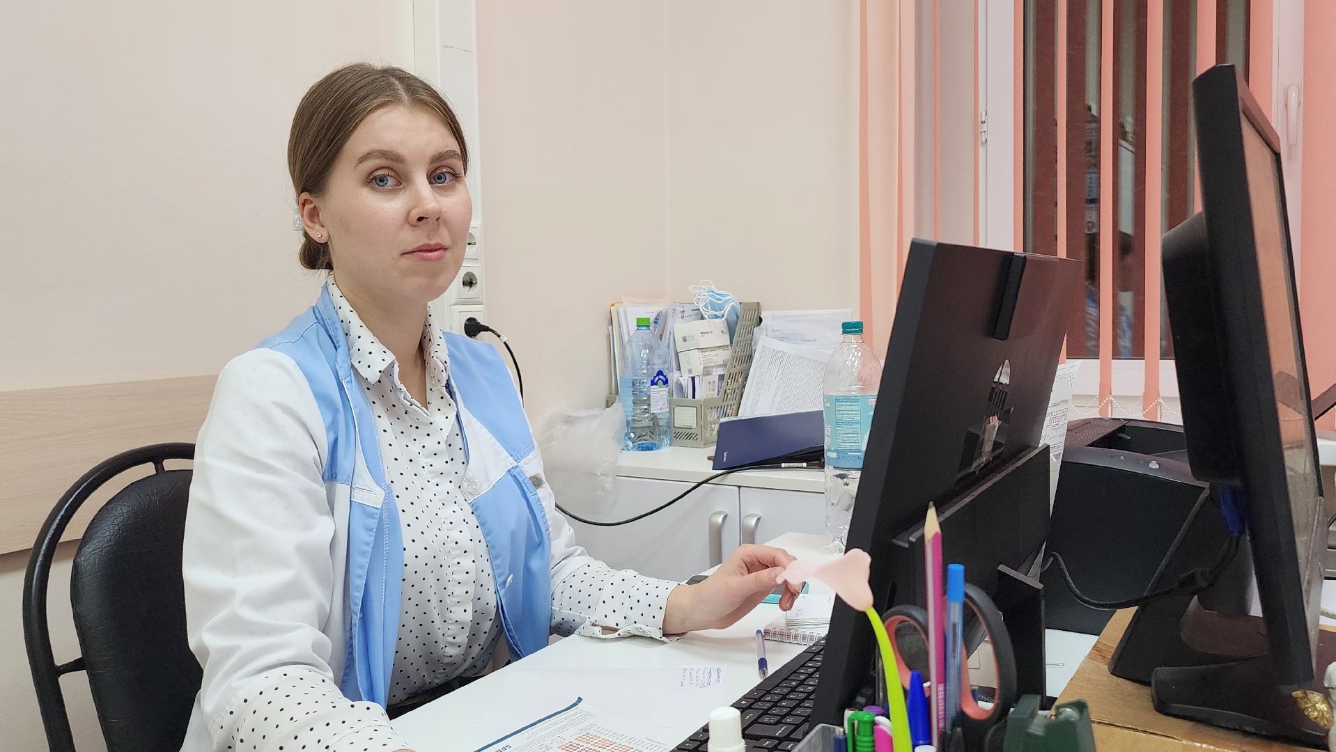 врач