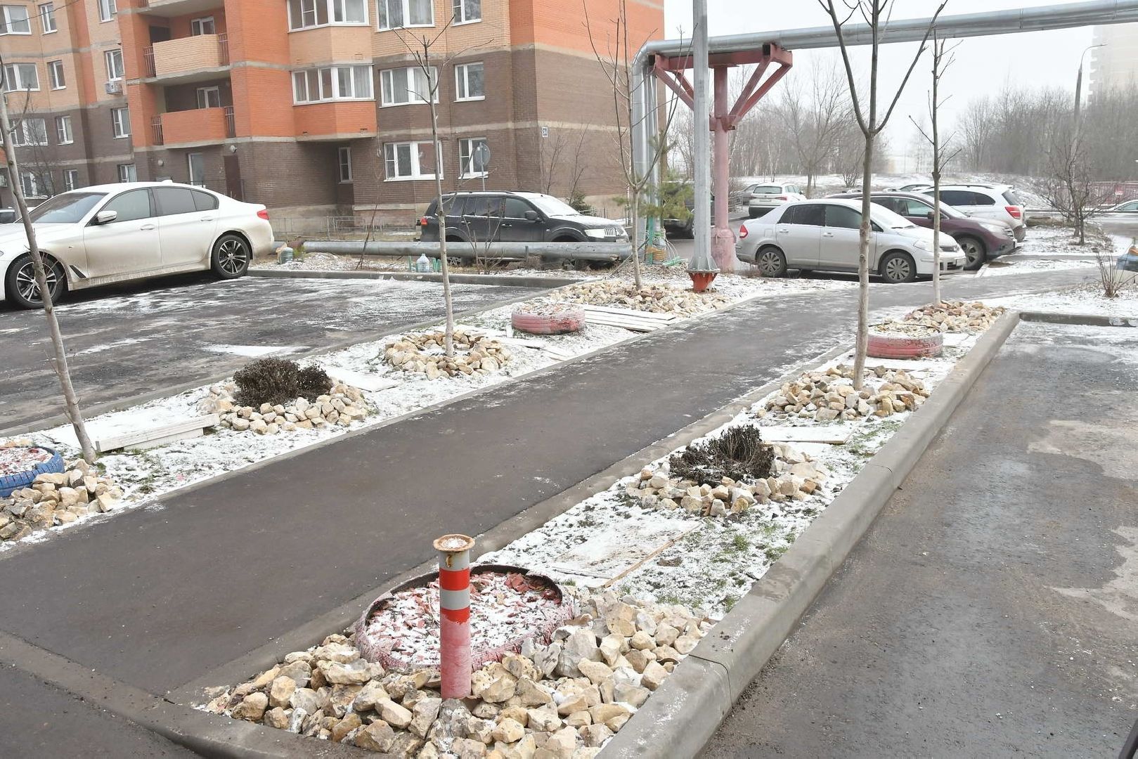 жител