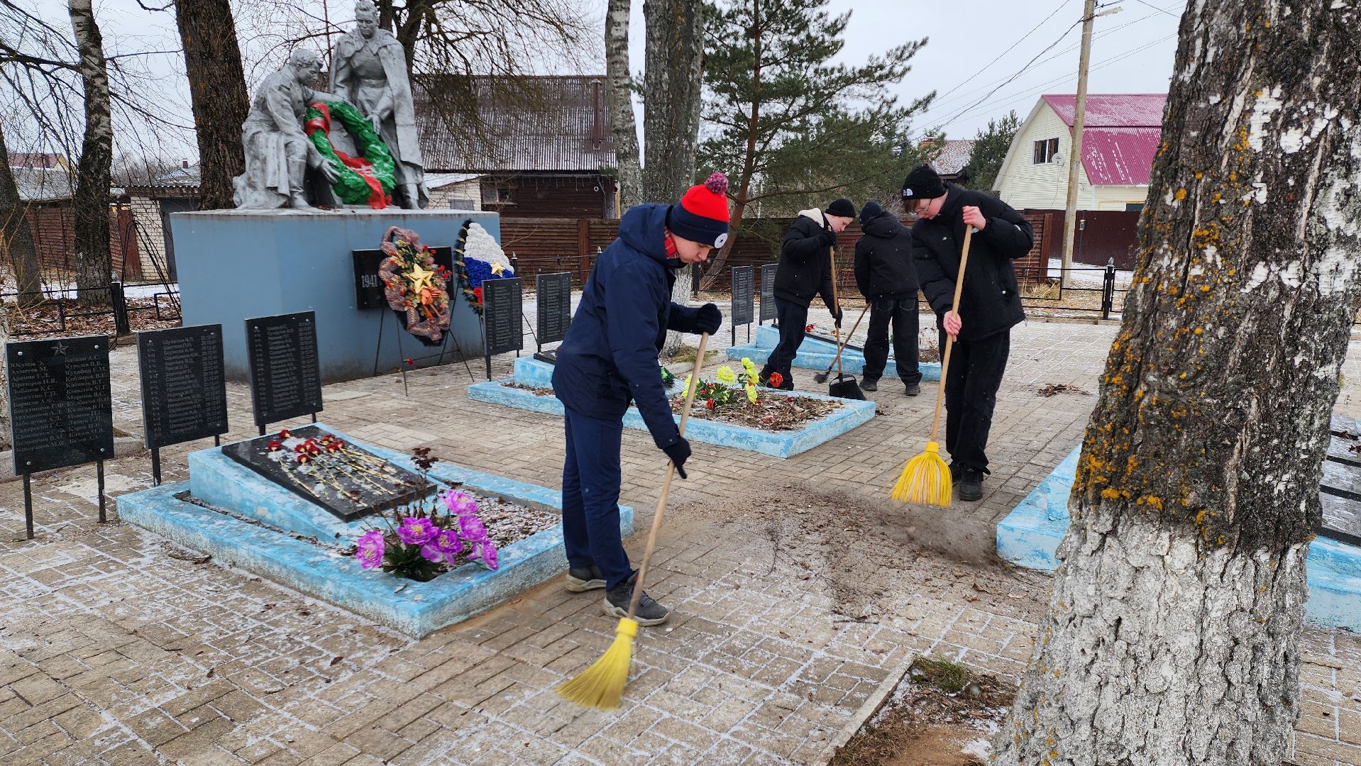 Волонтёры