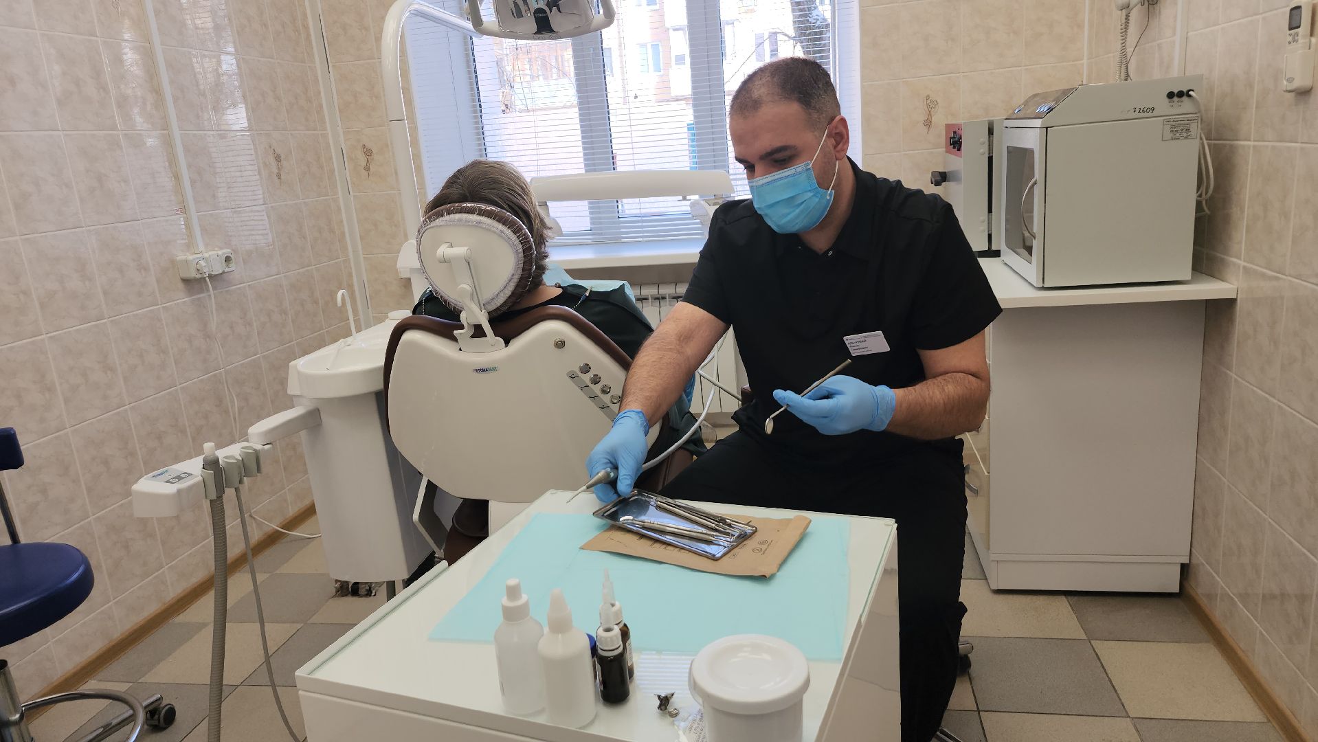 Стоматолог