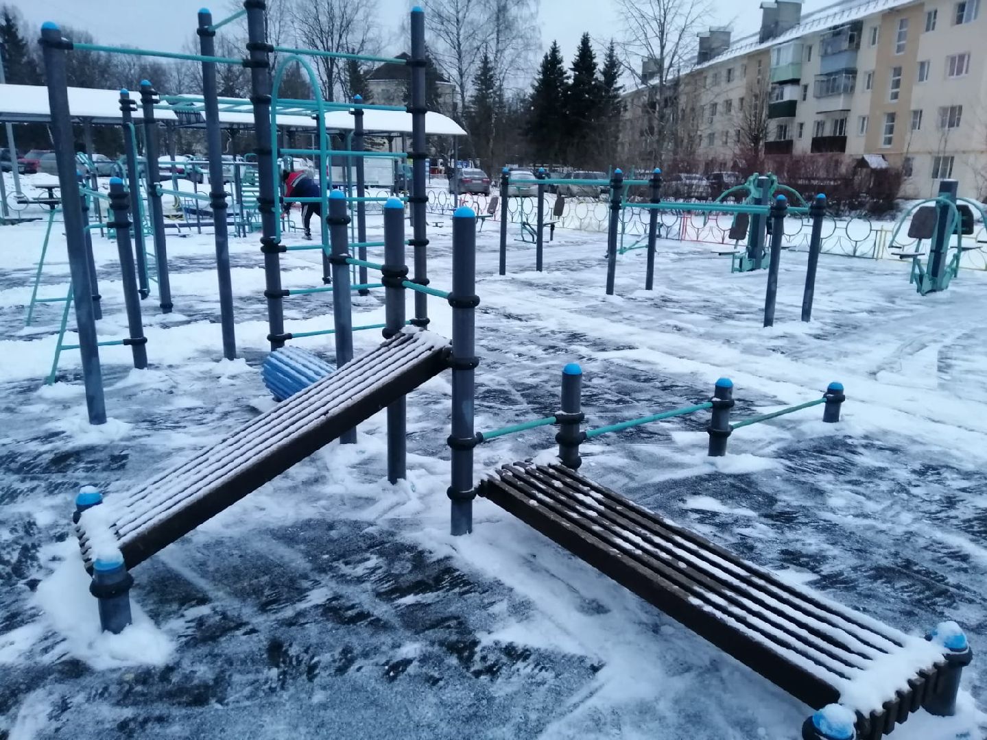 спортивная площадка