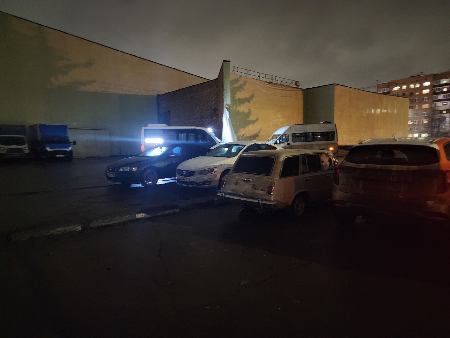 пол