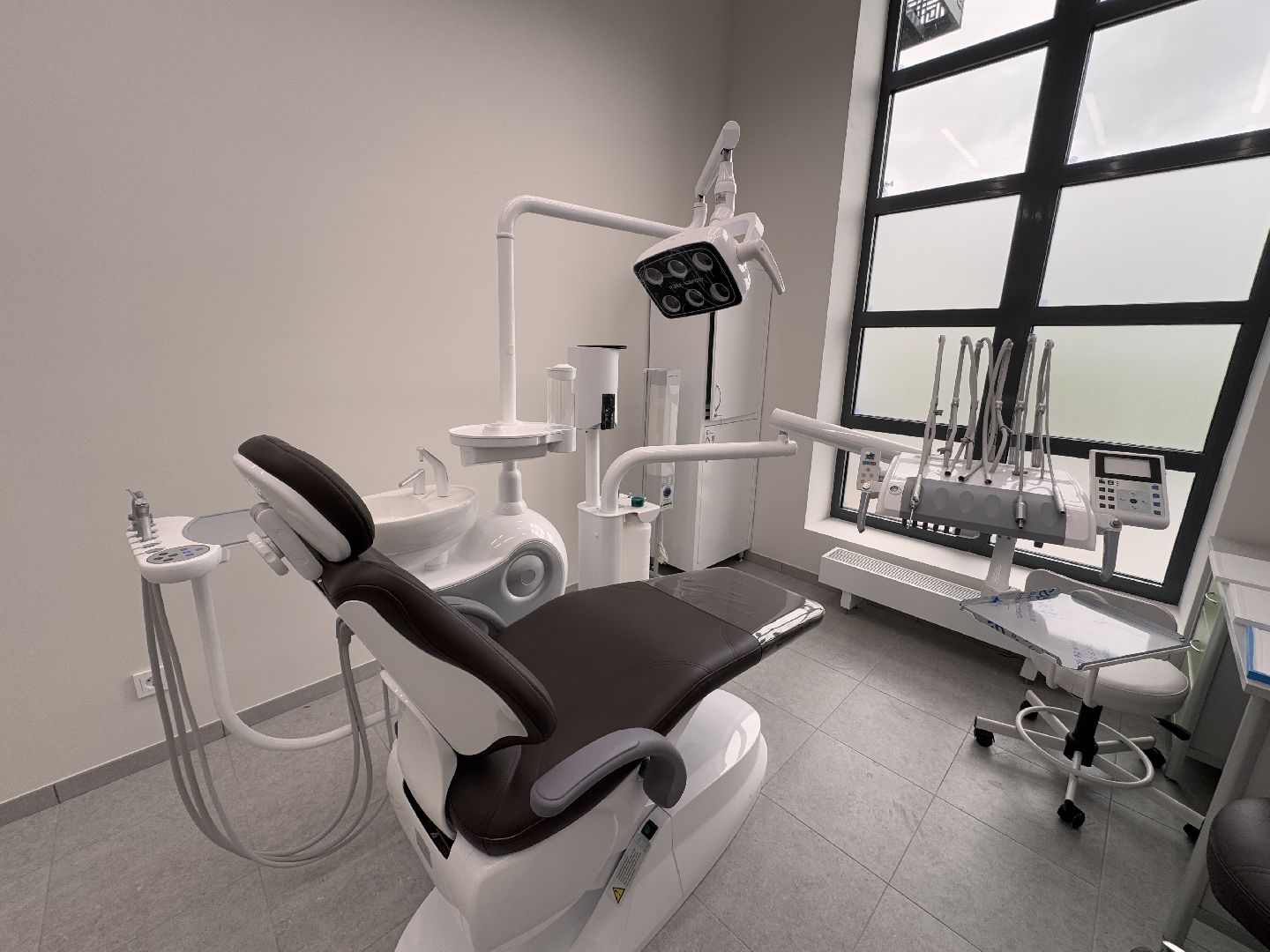 Стоматолог