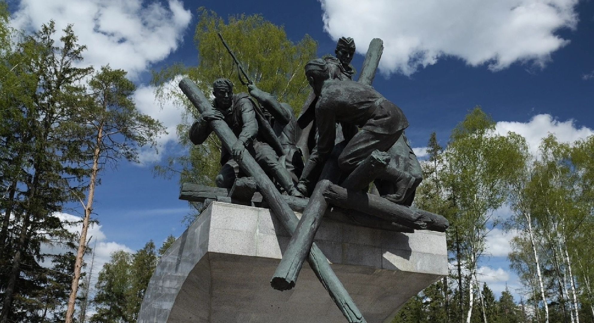 Памятник