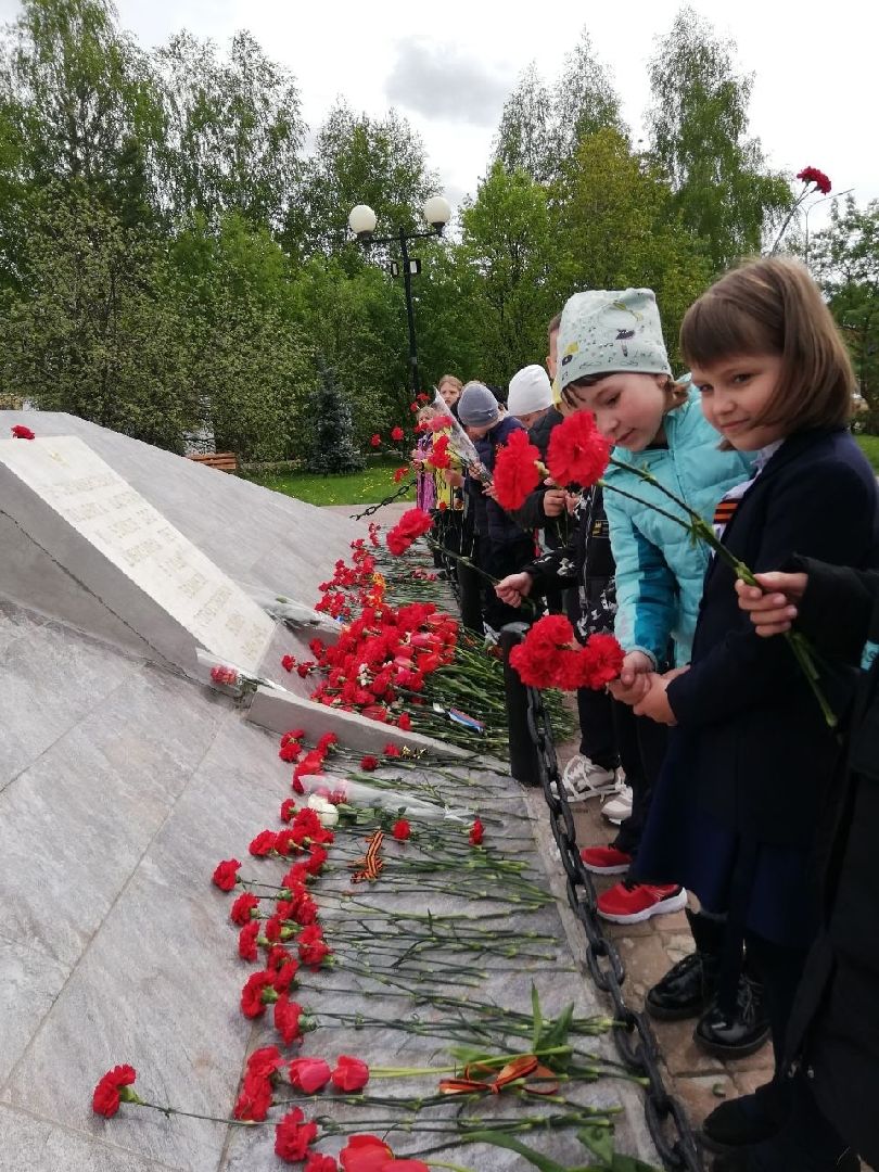 возложение цветов