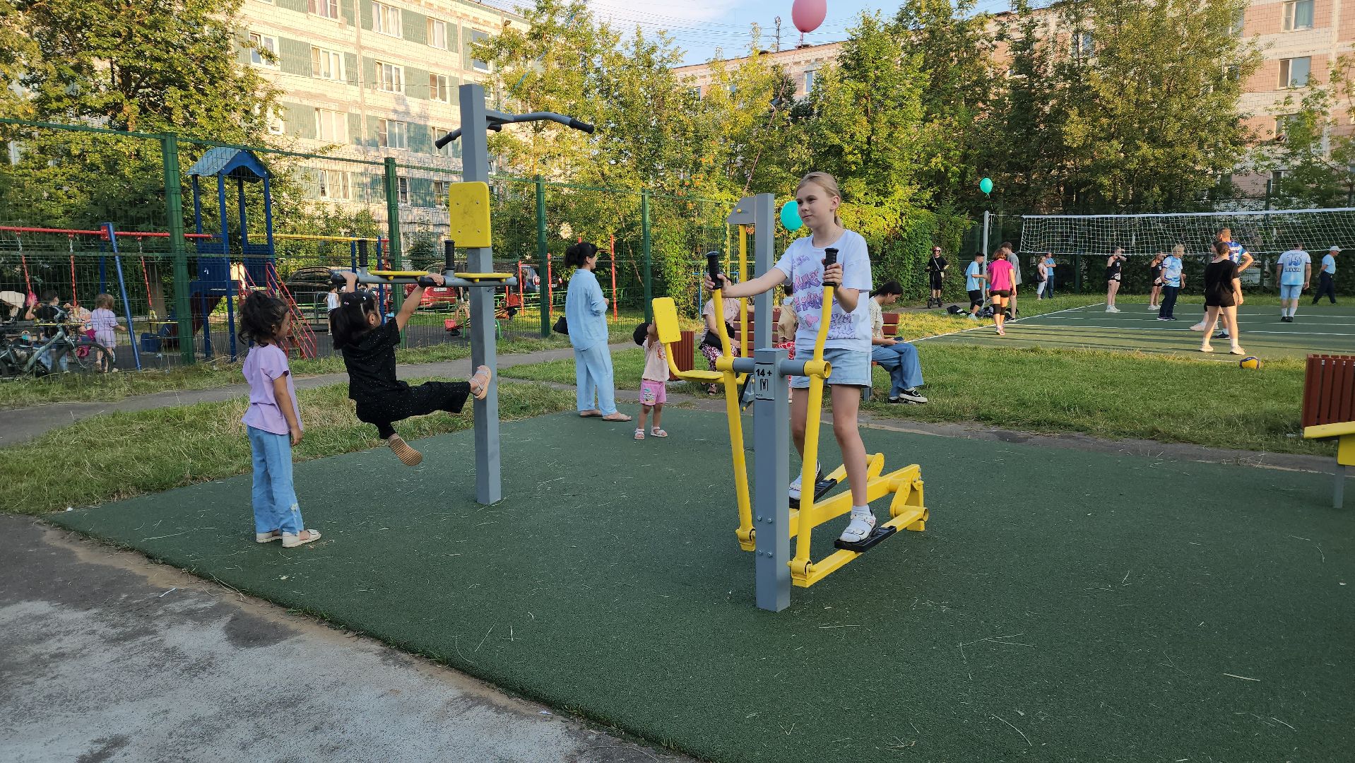 спортивная площадка