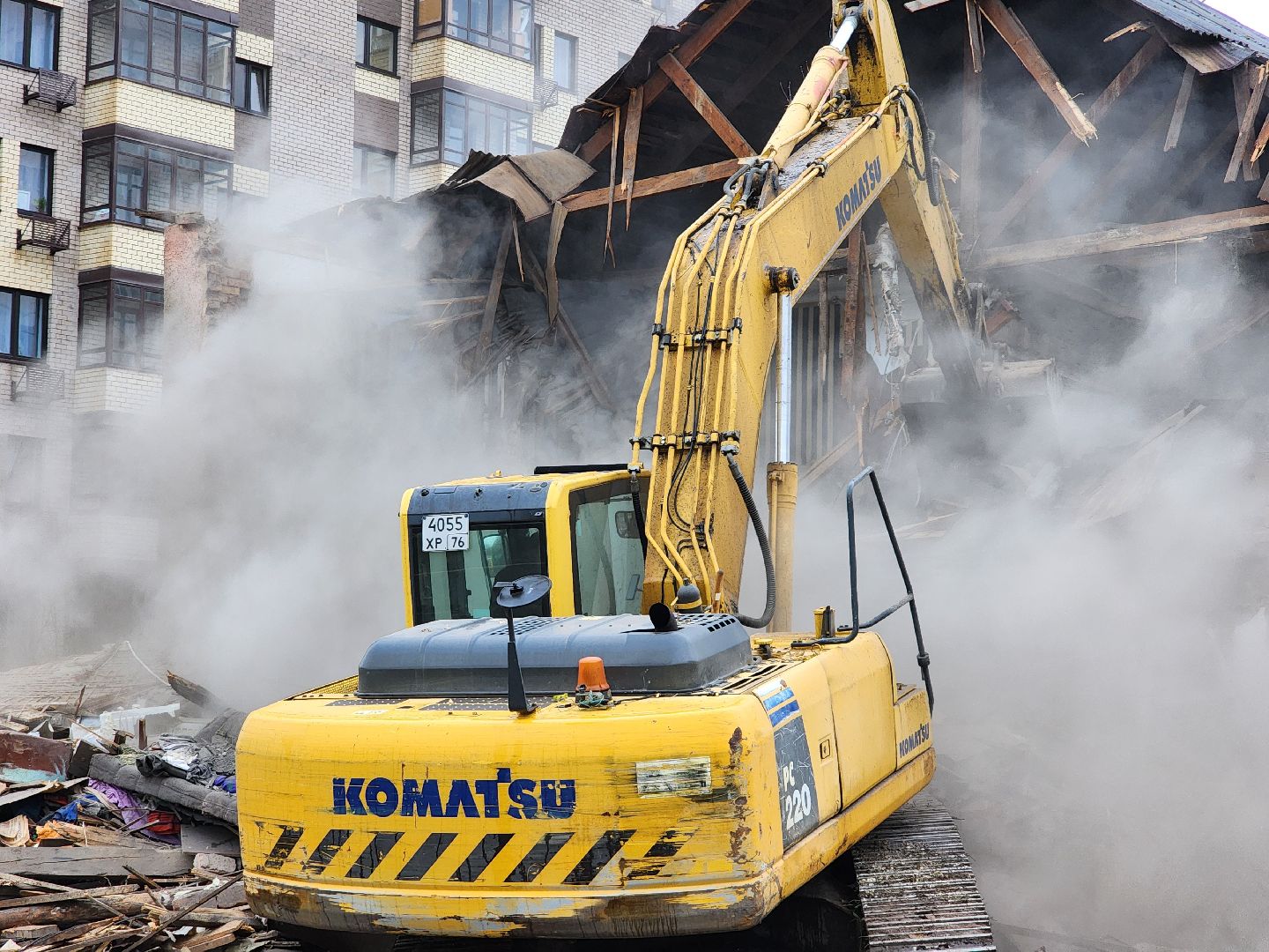 В Старой Купавне начали сносить аварийный дом на улице Шевченко