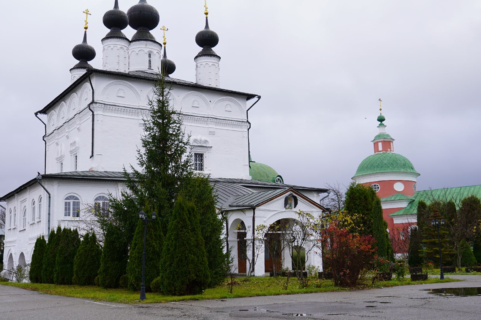 Свято-Троицкий Белопесоцкий монастырь