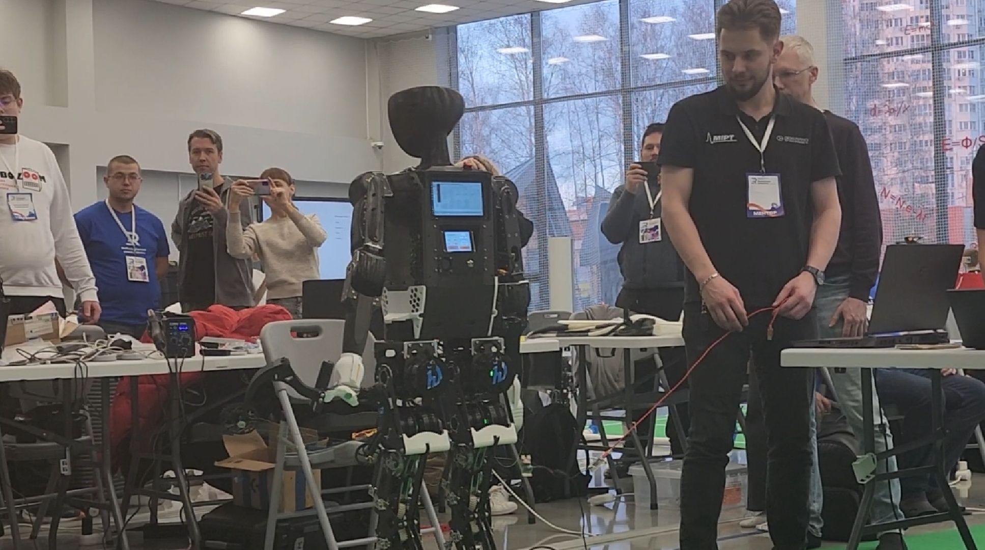 забег роботов