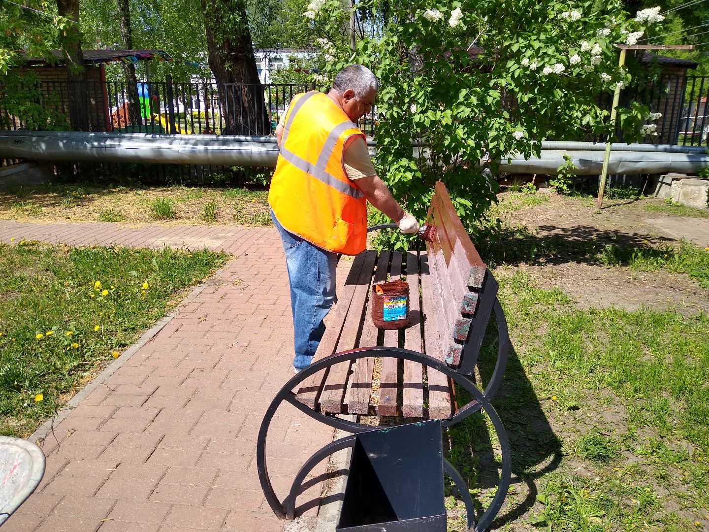 покраска скамеек